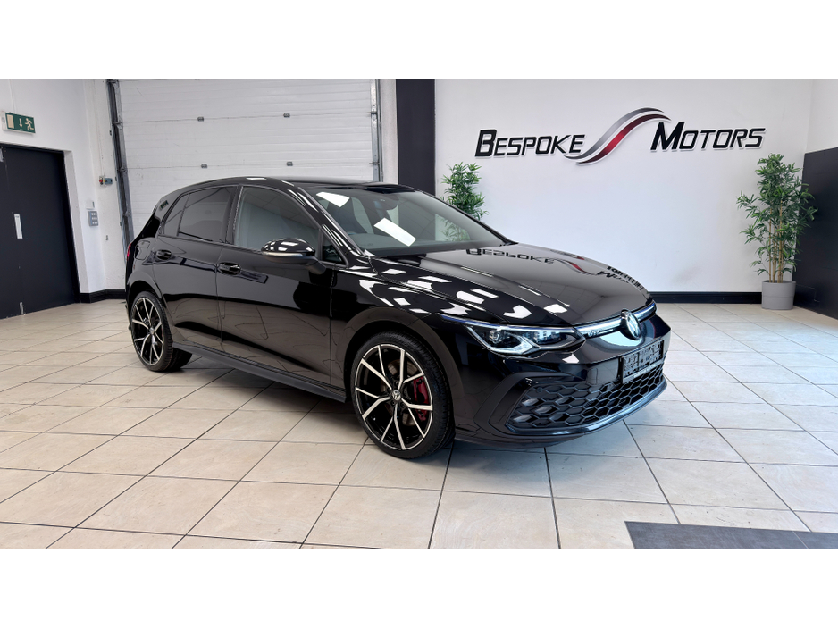 2023 Volkswagen Golf - image 25