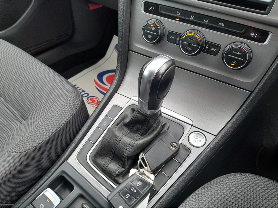 2016 Volkswagen Golf - image 26