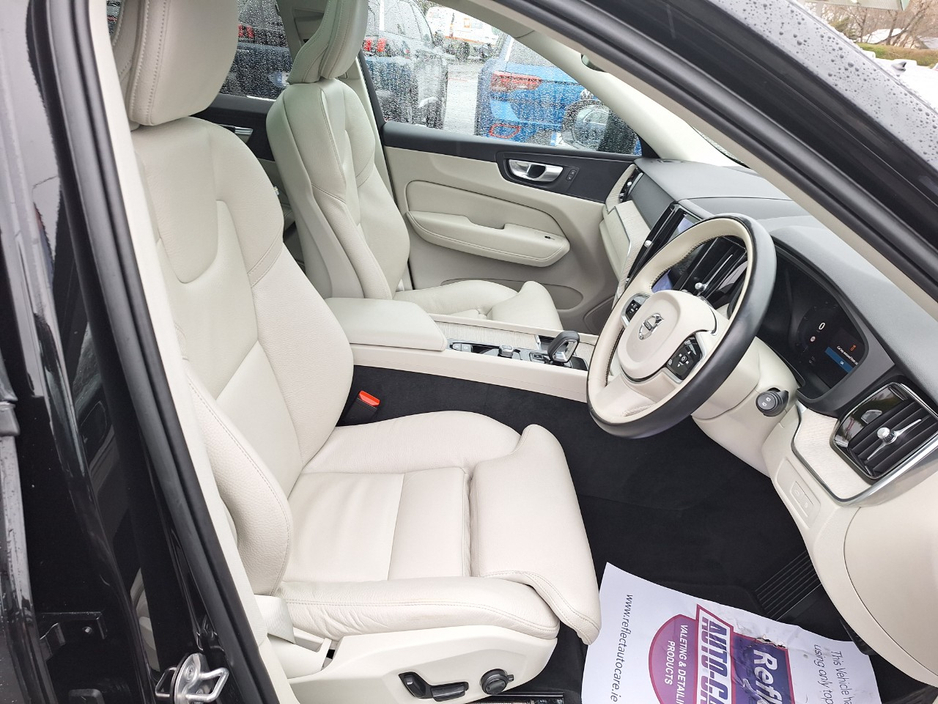 2023 Volvo XC60 - image 14