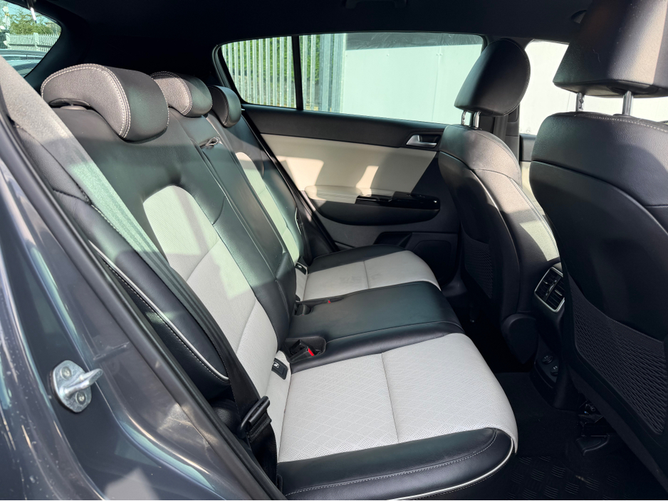 2021 Kia Sportage - image 13