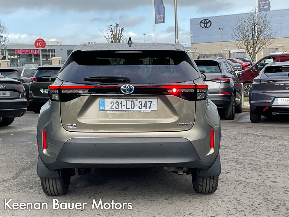 2023 Toyota Yaris - image 6