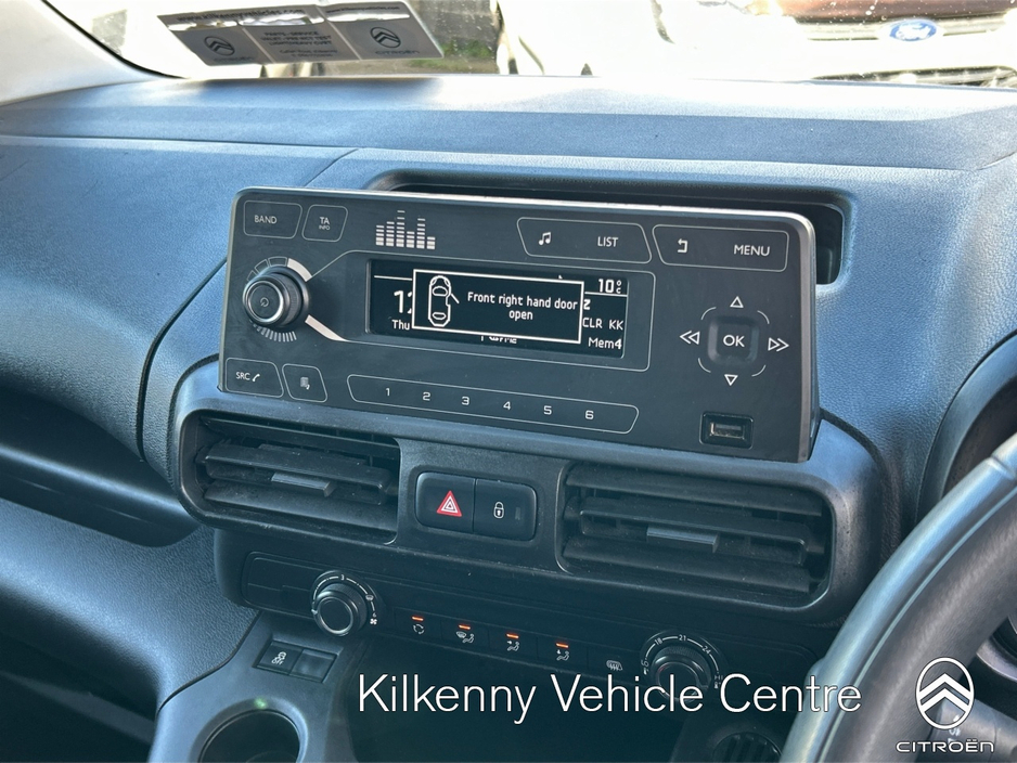2021 Citroen Berlingo - image 11