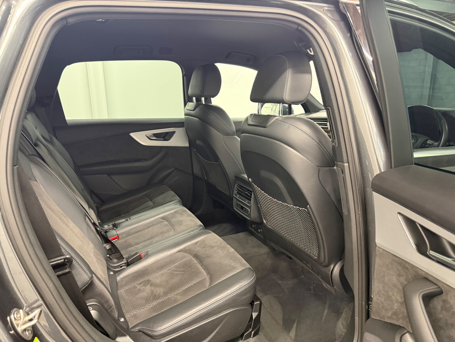 2021 Audi Q7 55 TFSI e S Line €54,995