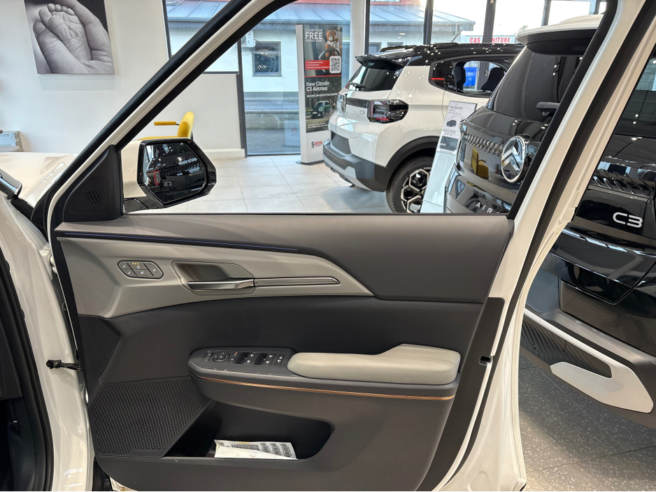 2026 Kia EV5 - image 8