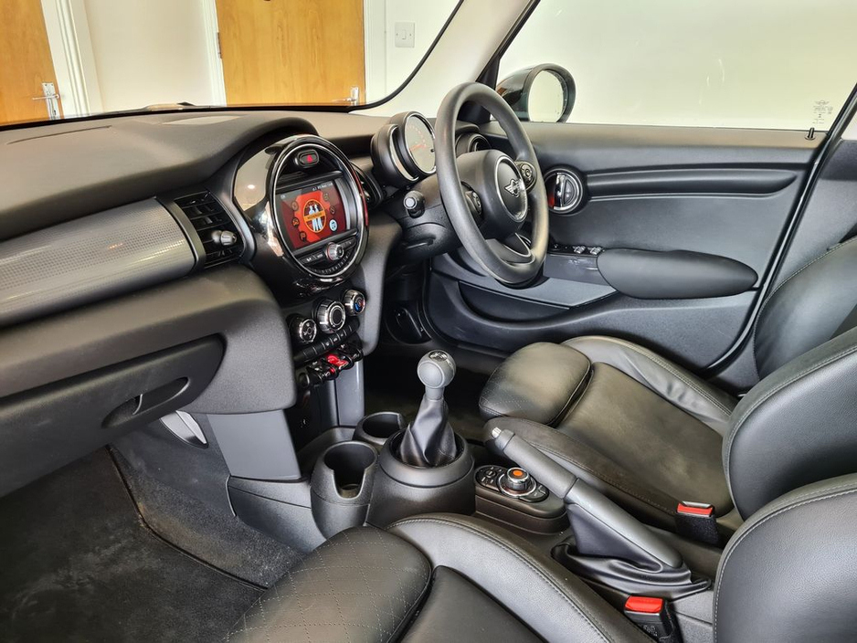 2019 MINI Cooper Classic 5dr €18,950