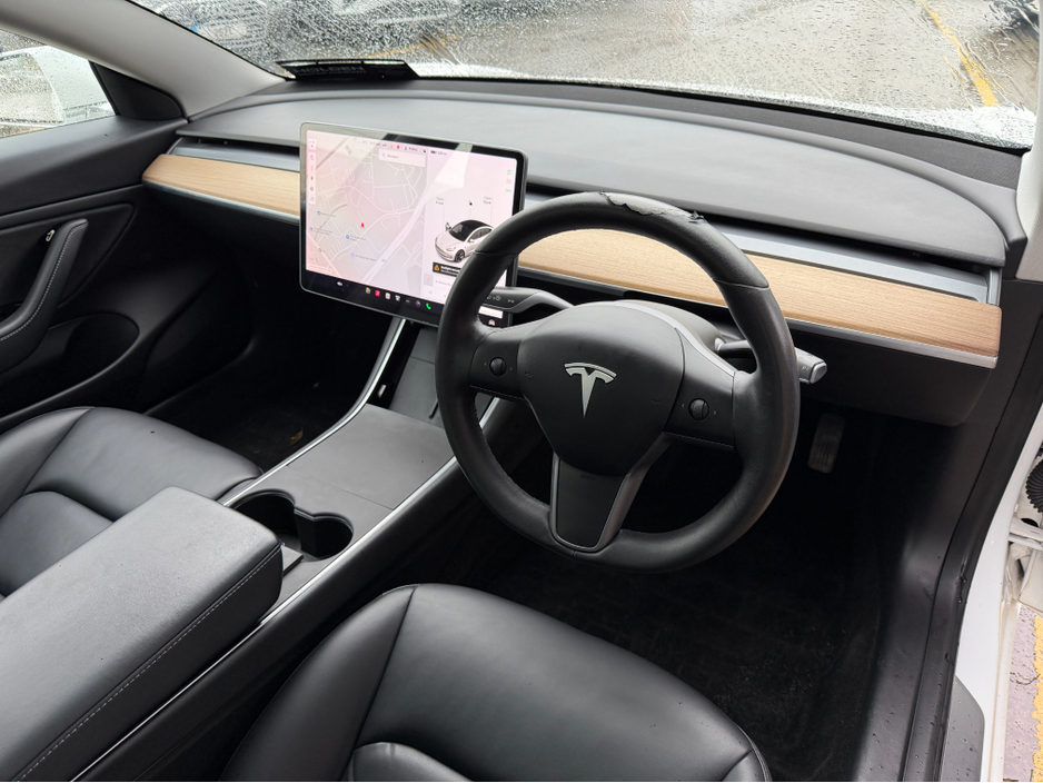 2020 Tesla Model 3 STANDARD RANGE + RWD..PANORAMIC ROOF €18,900