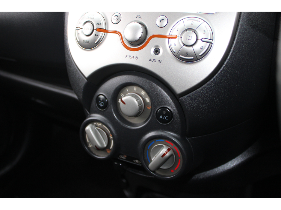 2012 Nissan Micra - image 13