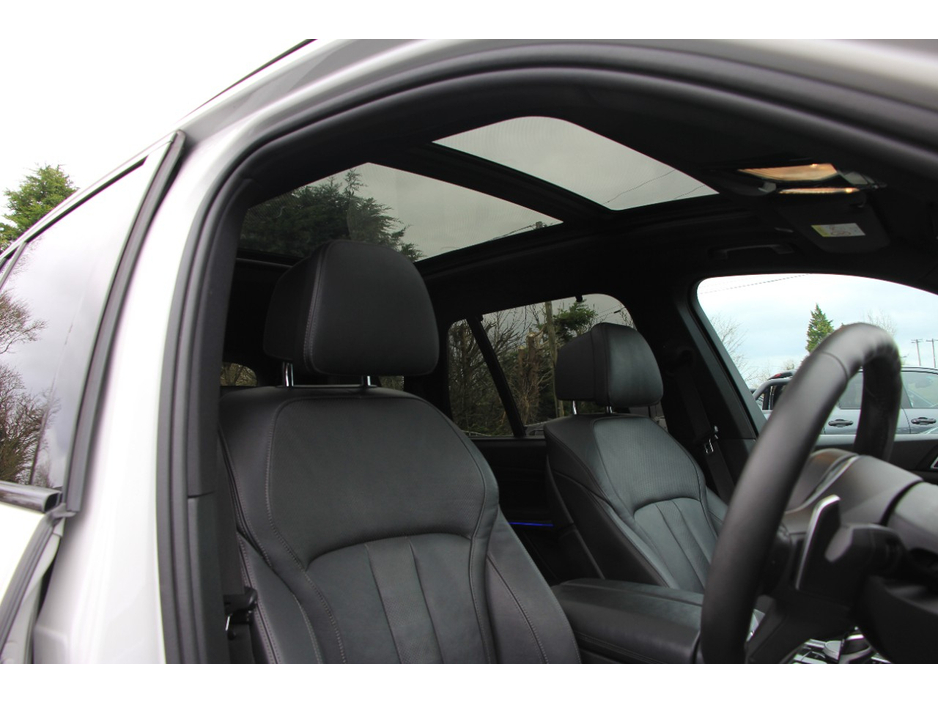 2019 BMW X5 - image 6