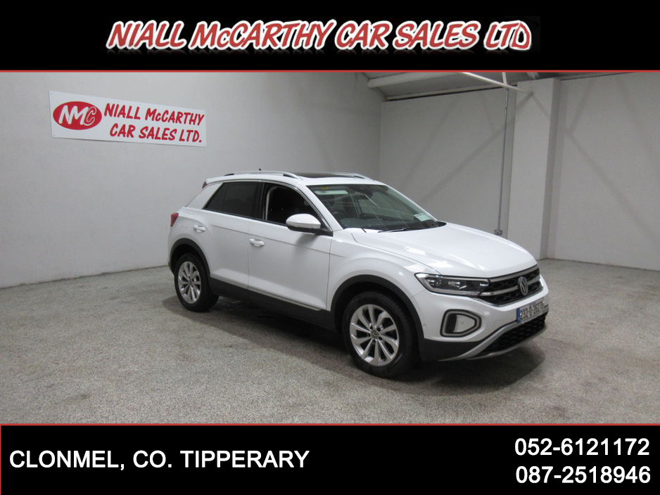 2023 Volkswagen T-Roc - image 4