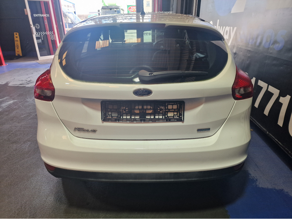 2015 Ford Focus - image 8