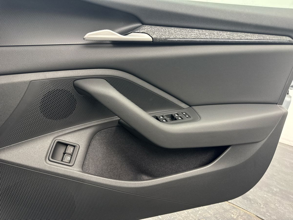 2026 Skoda Superb - image 11