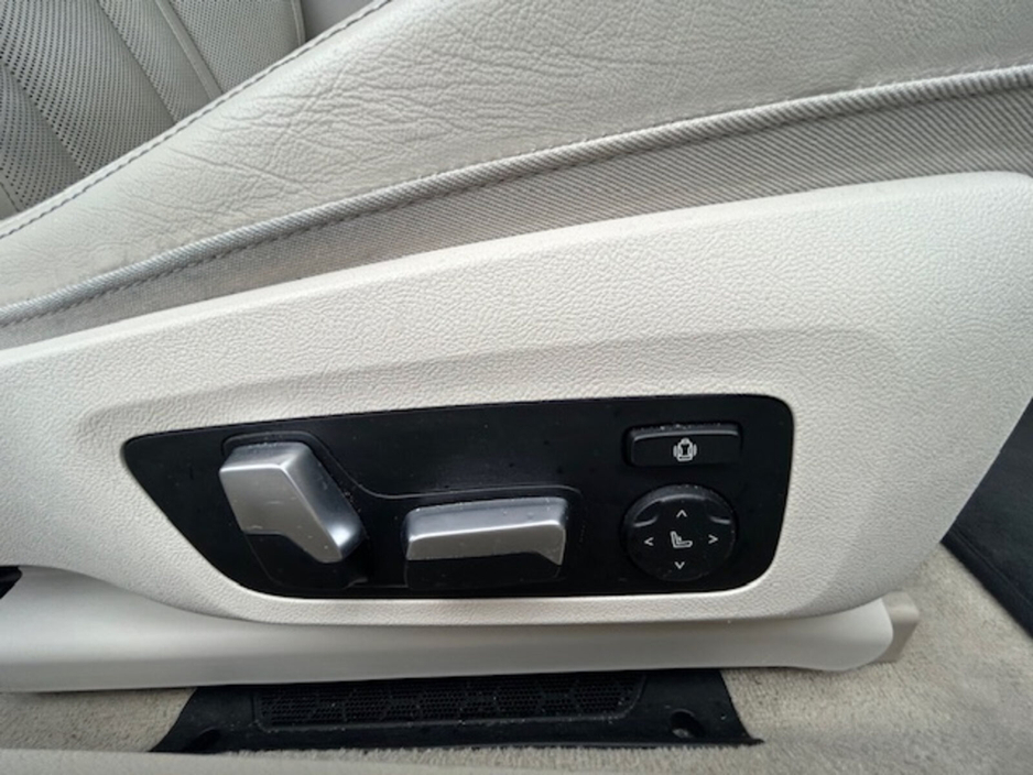 2019 BMW 8 Series - image 16