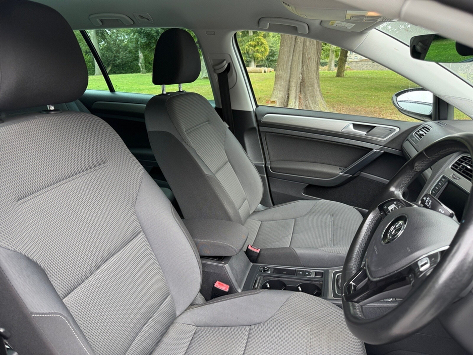 2018 Volkswagen Golf - image 18