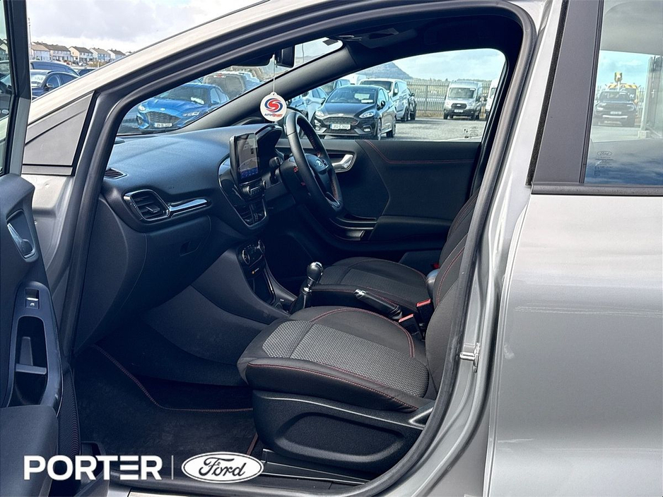 2020 Ford Puma - image 4