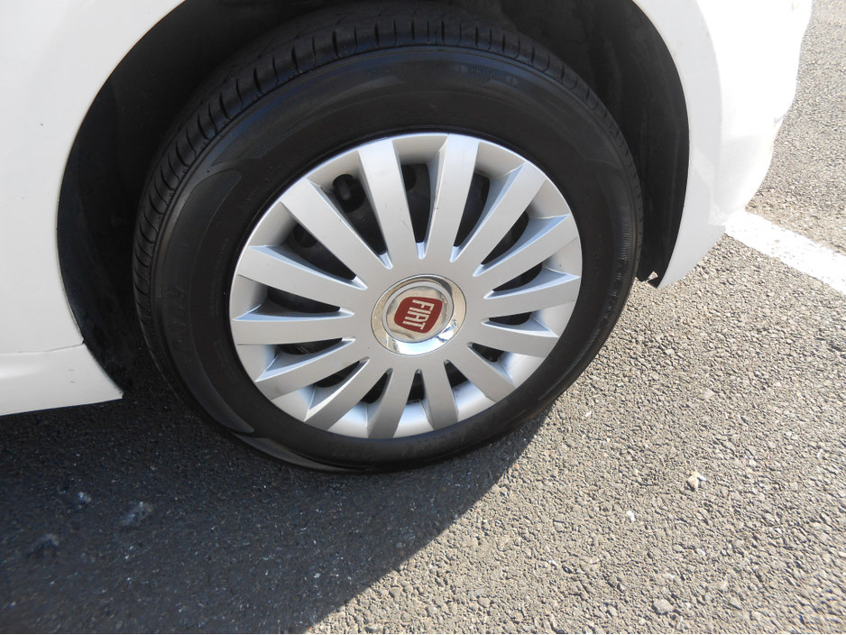 2016 Fiat Panda - image 13