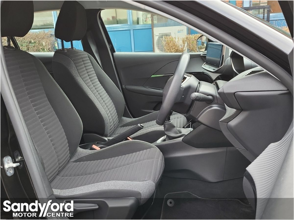 2025 Peugeot 208 - image 10