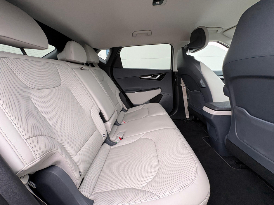 2024 Kia EV6 - image 7