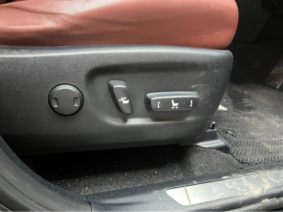 2017 Lexus NX 300 h - image 12