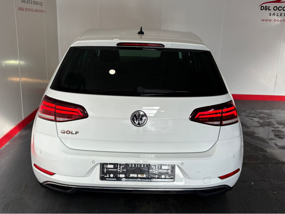 2020 Volkswagen Golf - image 9
