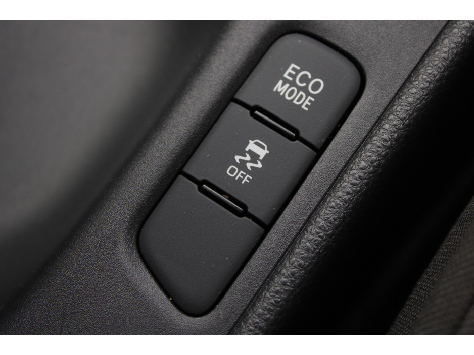 2020 Toyota Yaris - image 17