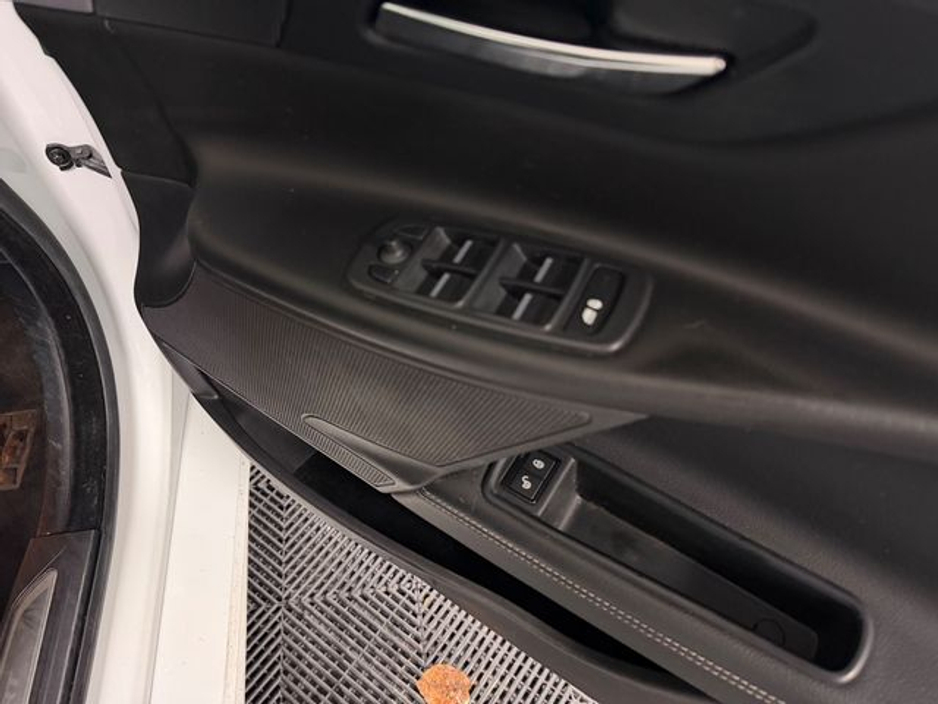 2016 Jaguar XE 2.0D R-sport (163PS) 4DR €12,777