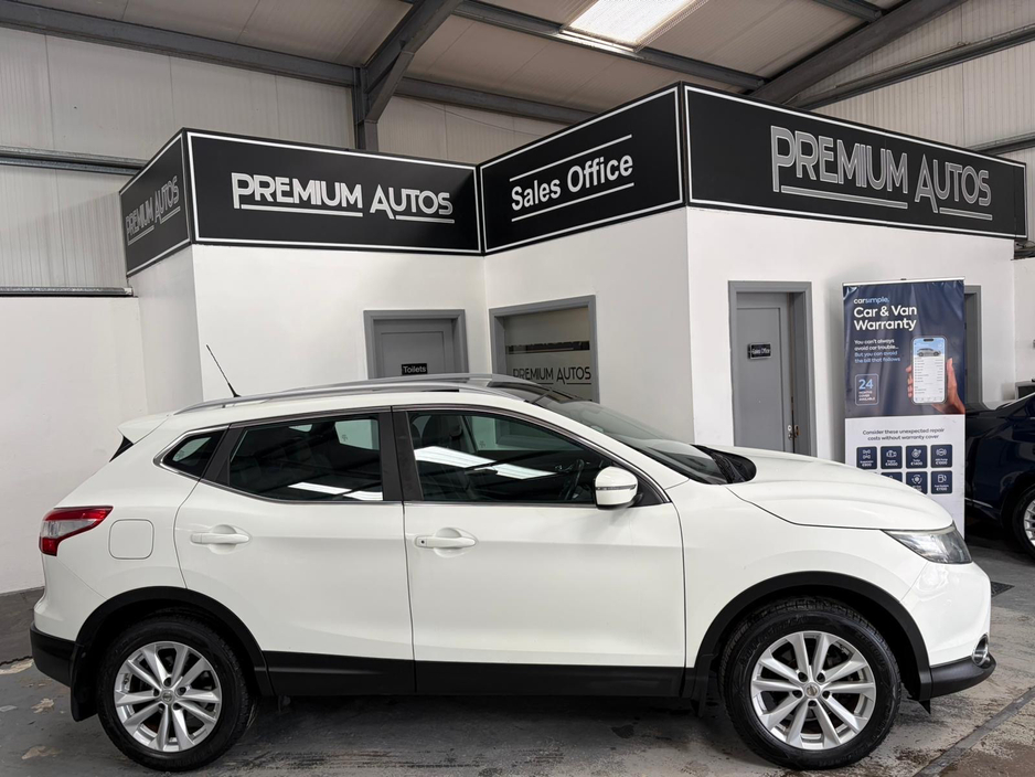 2016 Nissan Qashqai - image 2