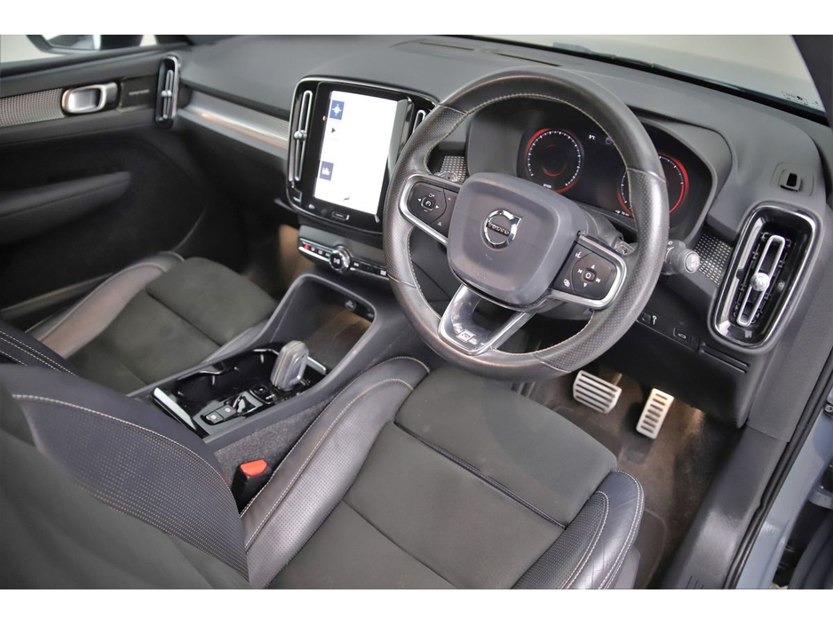 2019 Volvo XC40 2.0 T4 R-DESIGN PRO *LEATHER*BI-TONE ROOF*