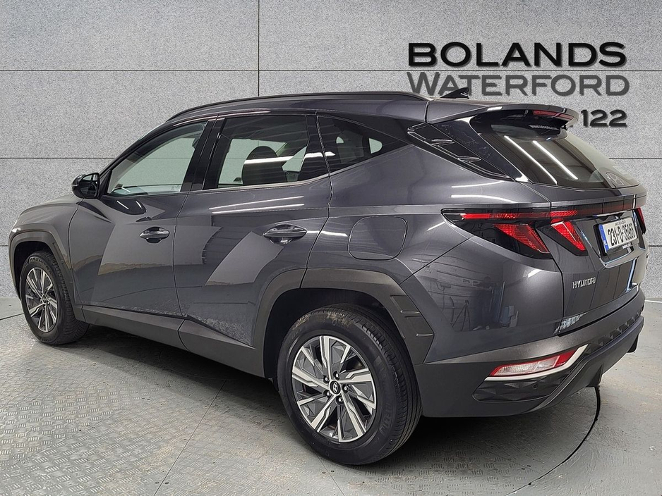 2023 Hyundai Tucson - image 2