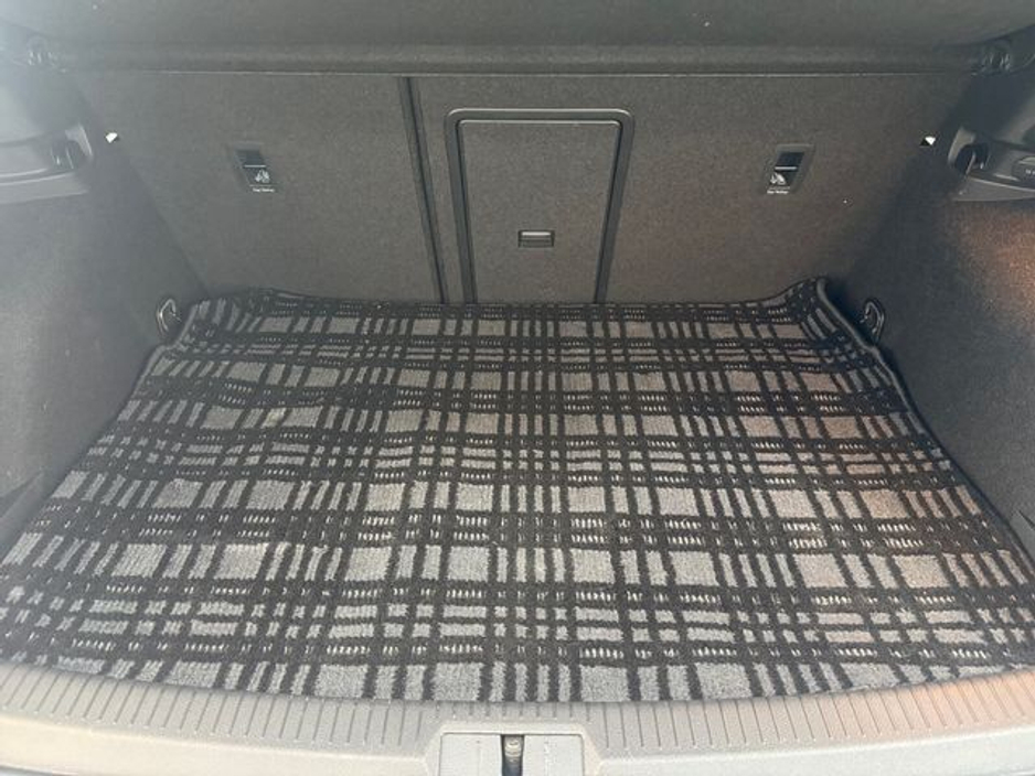 2019 Volkswagen Golf - image 18