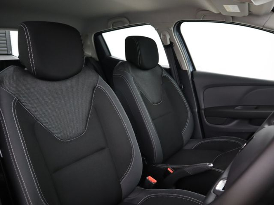 2019 Renault Clio - image 10