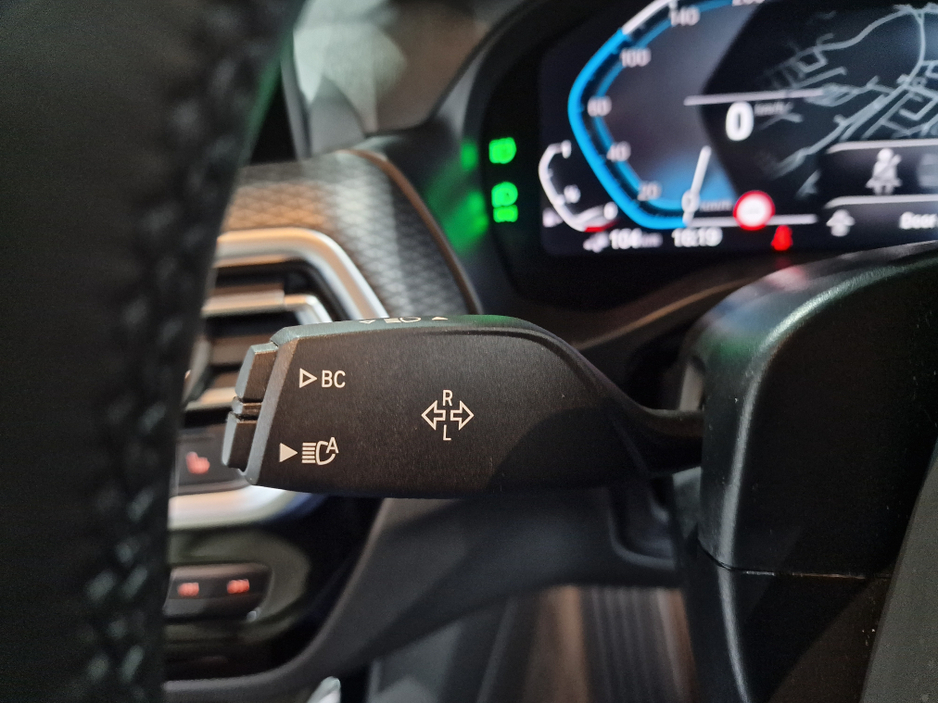 2022 BMW X3 30E M SPORT (PRO PACK / OYSTER LEATHER) X-DRIVE AUTOMATIC **ONE OWNER / TOP SPEC / 20" ALLOYS / APPLE CARPLAY / ADAPTIVE LED HEADLIGHTS / BMW M SEATBELTS / ELECTRIC BOOTLID /REVERSE CAMERA / SAT NAV** €49,900