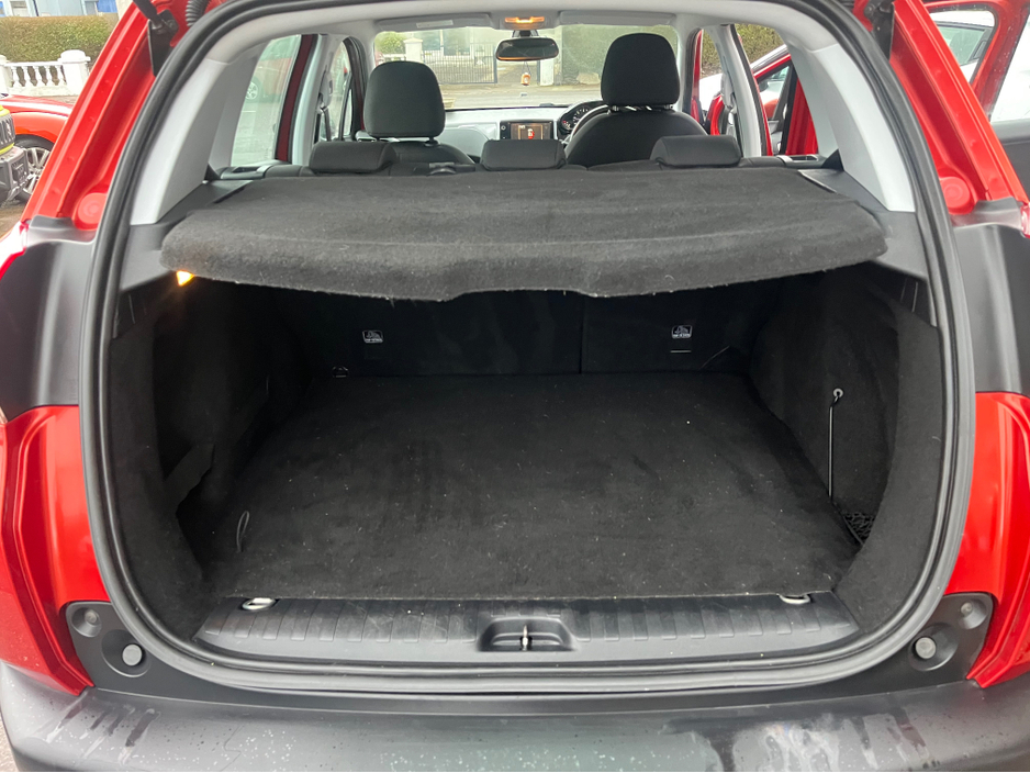 2016 Peugeot 2008 - image 8