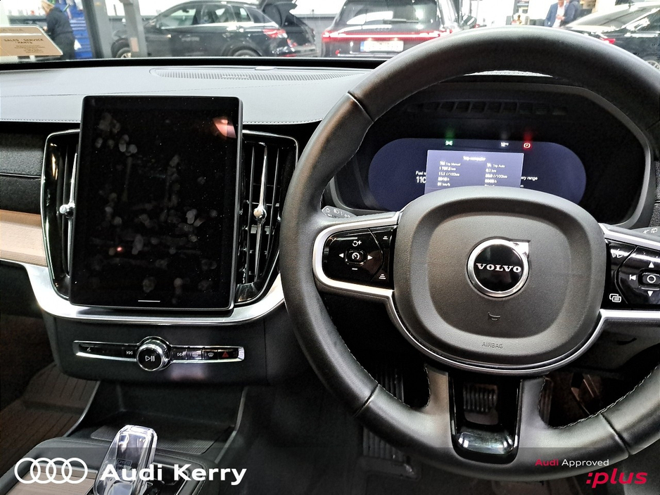 2025 Volvo XC90 - image 23