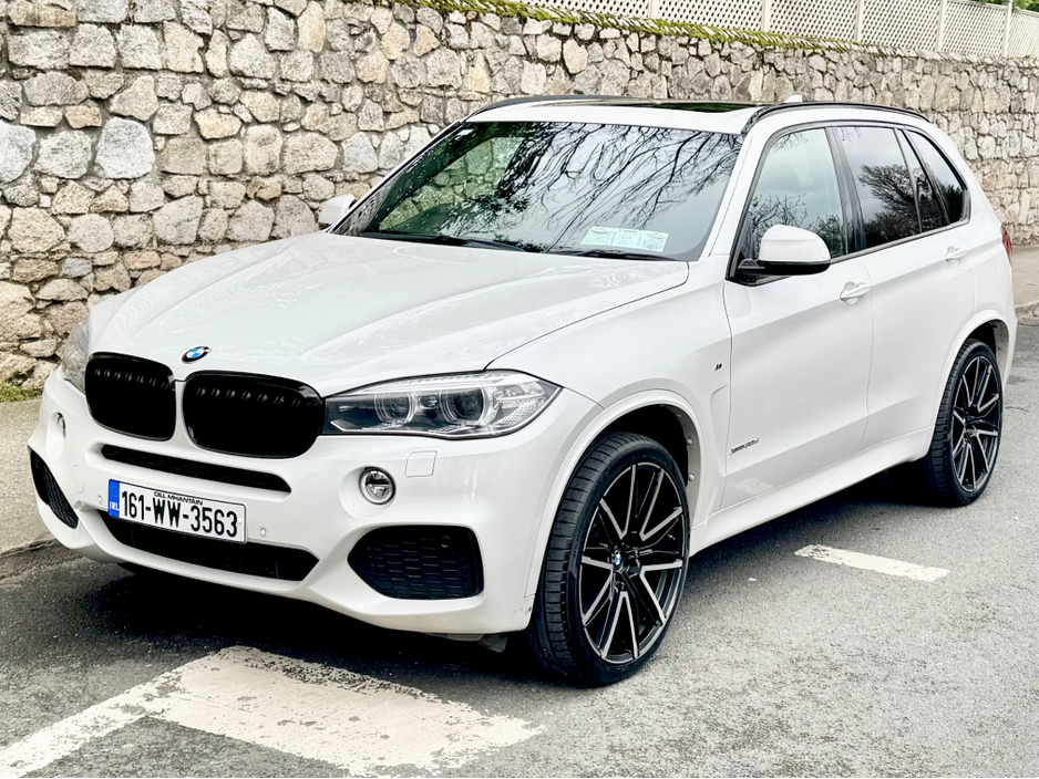 2016 BMW X5 - image 10