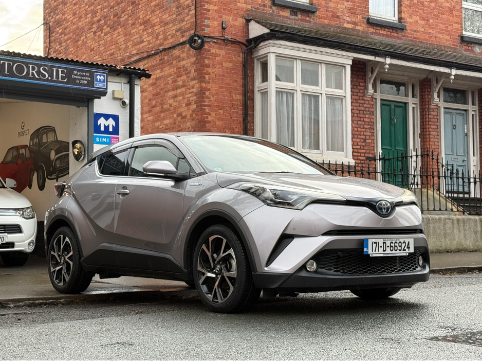 2017 Toyota C-HR 1.8 Hybrid Automatic, Only 54kms! New Nct 12/2027, Apple Car Play, Android Auto, Sat Nav, Parking Sensors, Alloys, A/C, Cruise Control, Half Leather, Heated Seats, Finance Available, SIMI Dealer, €18,950