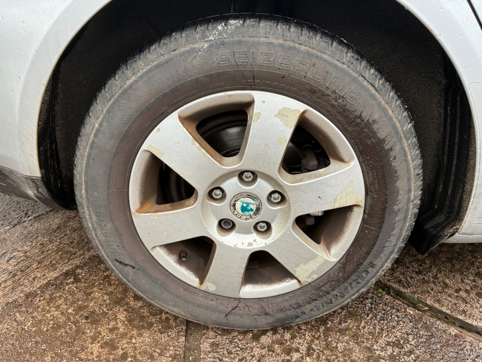 2008 Skoda Octavia - image 19