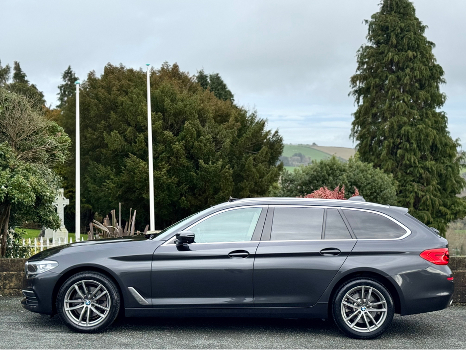 2019 BMW 5 Series 520D TOURING * PANROOF * 3D CAMERA PACK * €24,950