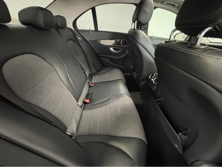 2015 Mercedes-Benz C Class - image 8