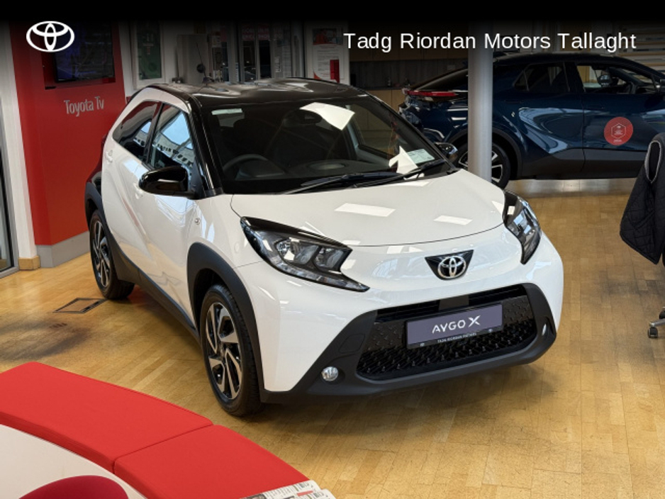 2025 Toyota Aygo X DESIGN (WHITE) * SHOWROOM PRE REG MODEL* NO MILEAGE * €22,950
