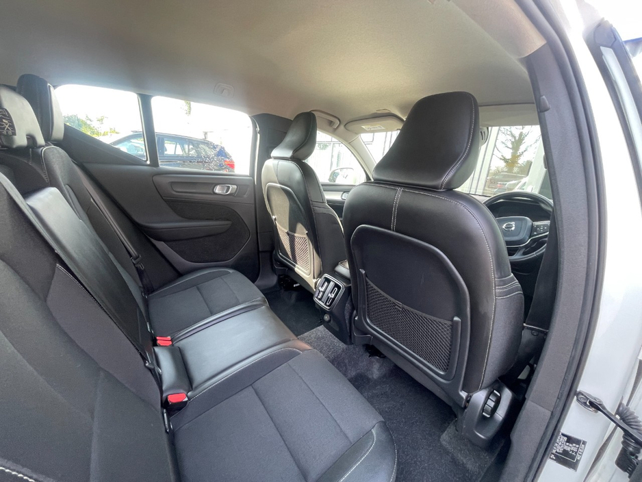 2020 Volvo XC40 - image 9