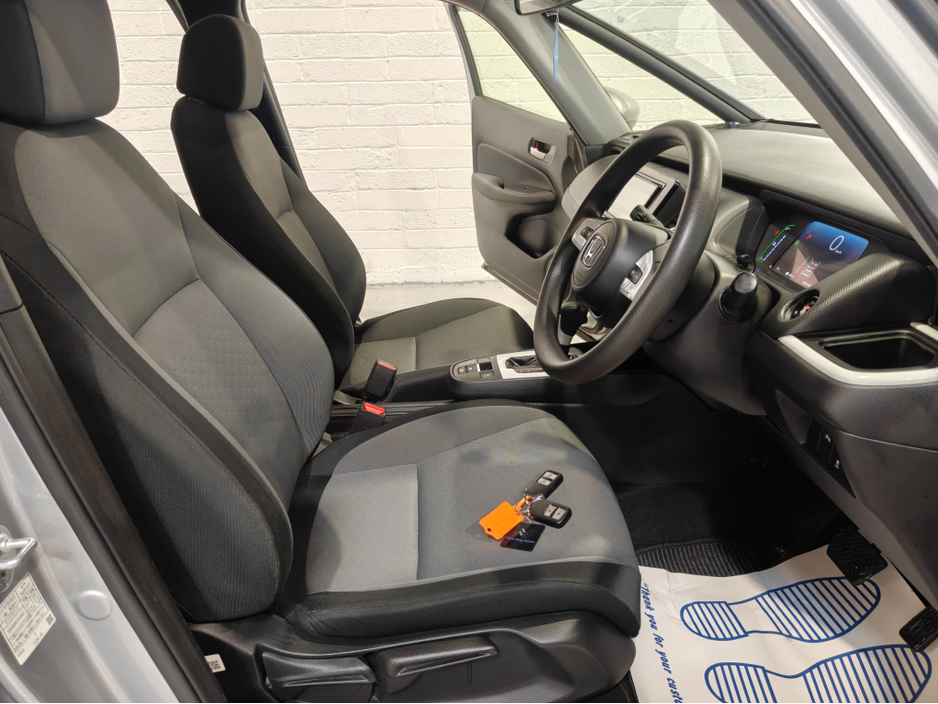 2020 Honda Fit - image 13