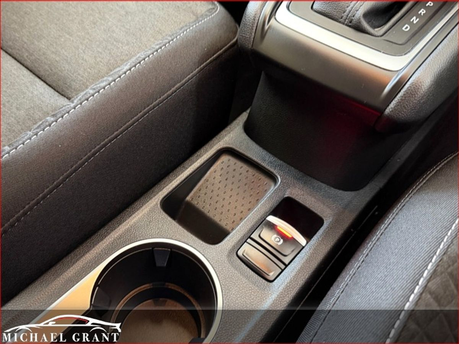 2023 Renault Captur - image 24