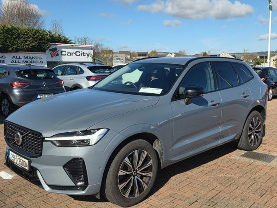 2023 Volvo XC60 - image 2