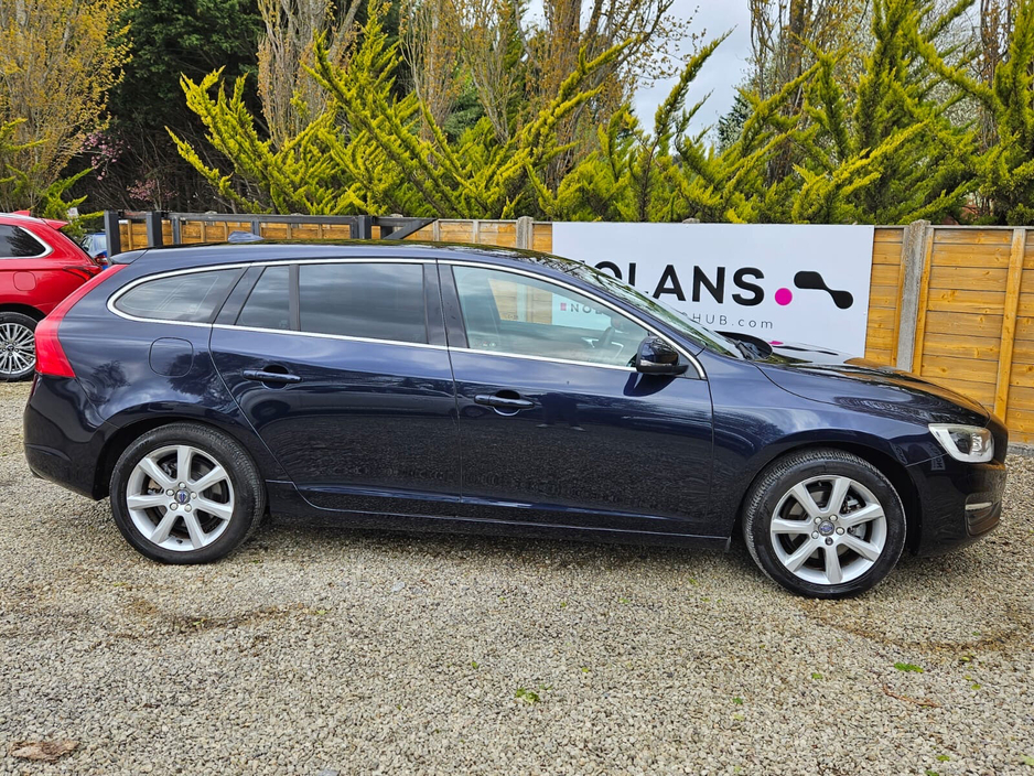 2016 Volvo V60 - image 14