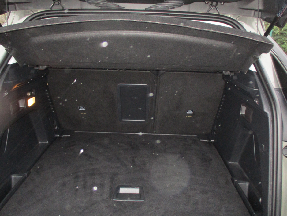 2018 Peugeot 3008 - image 5