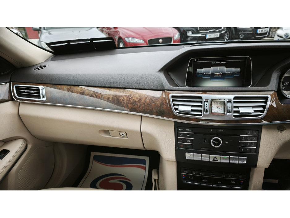 2016 Mercedes-Benz E Class - image 19