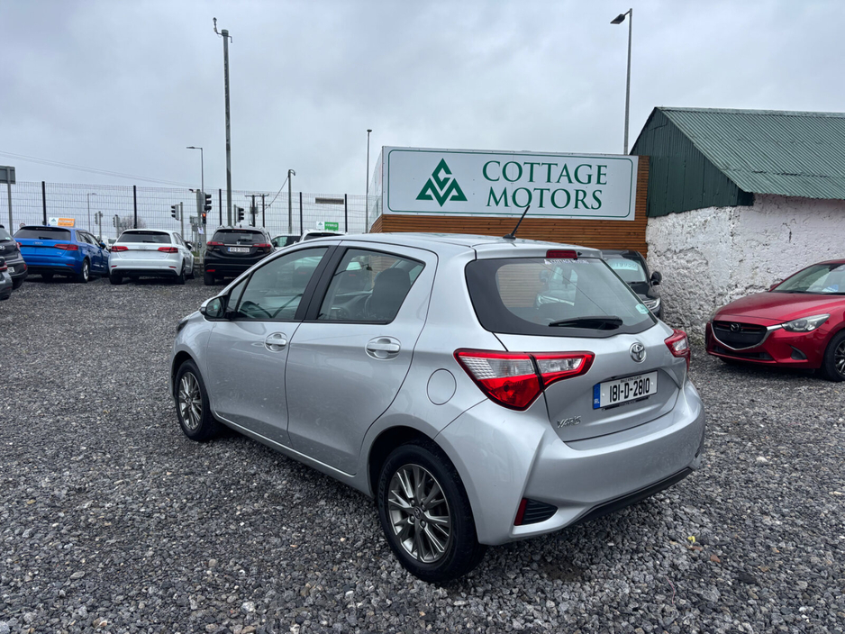 2018 Toyota Yaris - image 9