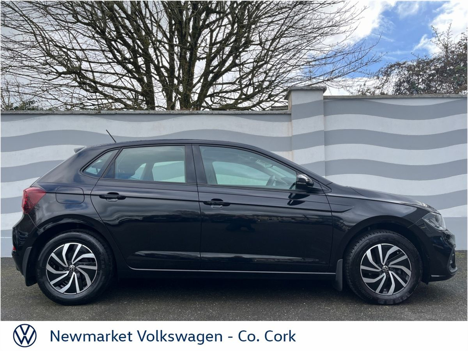 2023 Volkswagen Polo - image 8