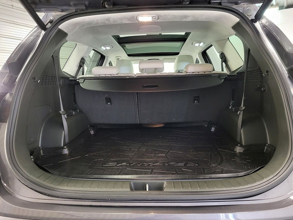 2022 Hyundai Santa Fe - image 10