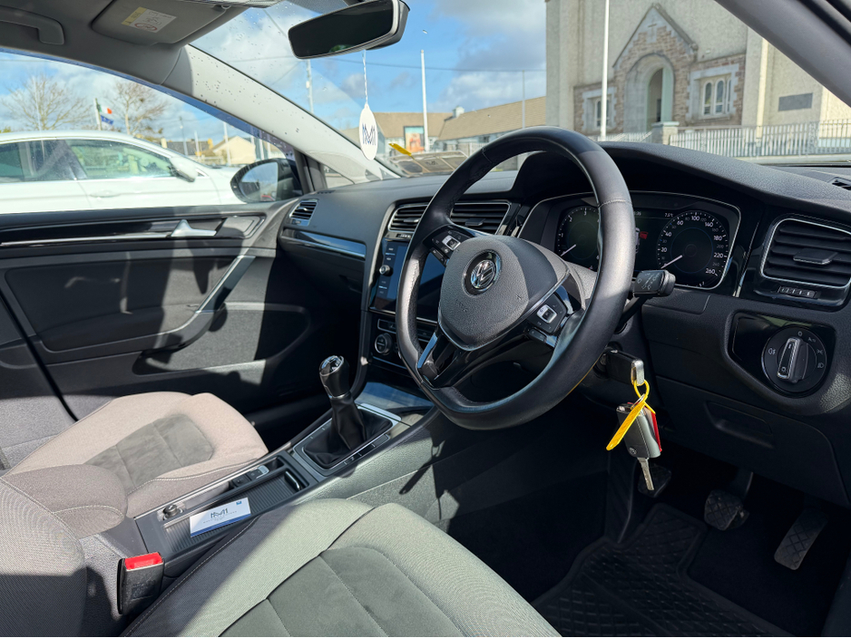 2019 Volkswagen Golf - image 12